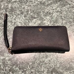 TORY BURCH Emerson Wristlet Zip Continental Wallet Saffiano Leather - Black